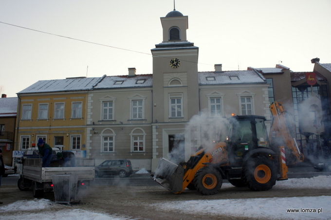 na Starym Rynku koksownik został ustawiony o 8 rano 