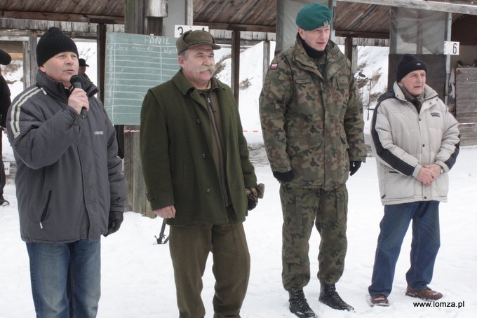 Raut odbywa się pod patronatem dowódcy I Łomżyńskiego Batalionu Remontowego, nie zabrakło więc mjr Krzysztofa Rabka (trzeci od lewej)