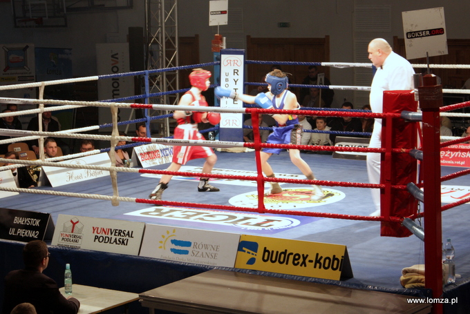 w amatorskim meczu bokserskim zmierzyli się zwodnicy BKS Tiger Łomża i Olimpietis Poniewież