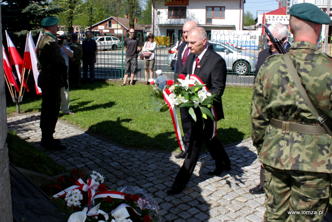 kwiaty składa Poseł Lech Kołakowski
