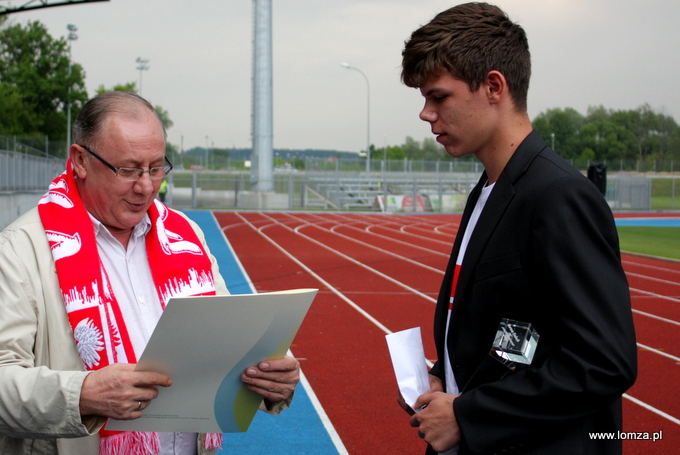 Prezydent Łomży i Bartosz Paduch - jeden z laureatów w kategorii "Sportowiec Roku 2011"