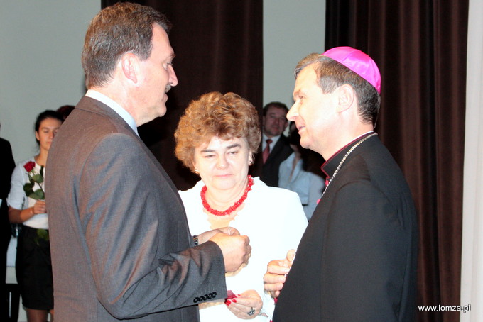 Medalem Komisji Edukacji Narodowej uhonorowany został m.in. ks. bp. Tadeusz Bronakowski