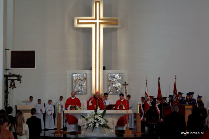 Mszę Św. w intencji Krzysztofa Choińskiego odprawili ks. bp. Stanisław Stefanek, proboszcz parafii p.w. Krzyża Świętego ks. kan. Andrzej Godlewski oraz ks. dr Radosław Kubeł