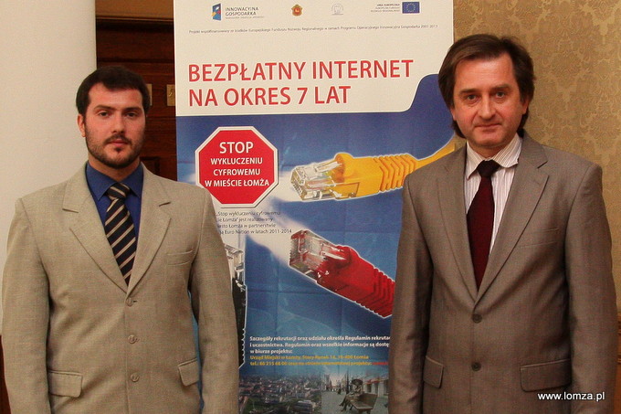 koordynator projektu Grzegorz Krauzowicz i Zastępca Prezydenta Miasta Łomży Beniamin Dobosz
