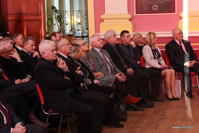 radni Rady Miejskiej Łomży obecni na uroczystości
