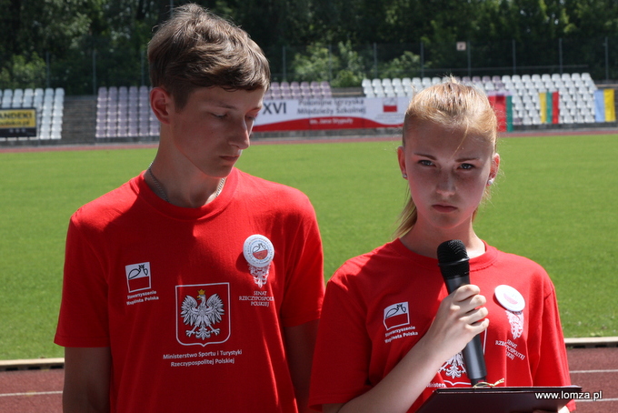Apel Igrzysk Polonijnych odczytali Justyna Kubaczewska z Litwy i Aleksander Pawluk z Ukrainy