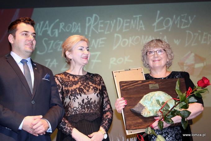 Karolina Skłodowska z nagrodą Prezydenta Łomży za szczególne dokonania w dziedzinie kultury