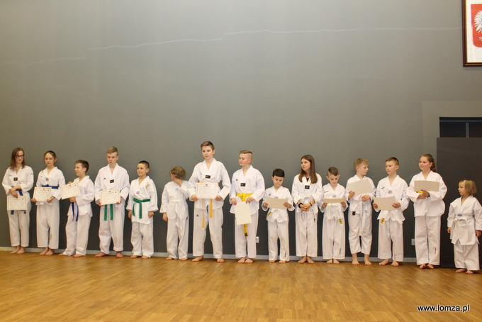 Młodzi adepci taekwondo olimpijskiego z Łomży (fot. archiwum)