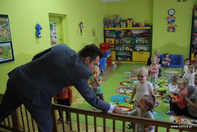 Prezydent Łomży Mariusz Chrzanowski odwiedził najmłodszych