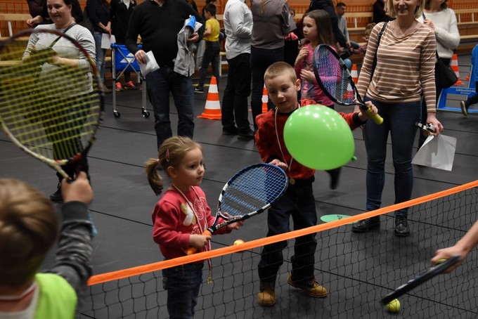 Tenis, to jedna z wiodących dyscyplin w SP 7