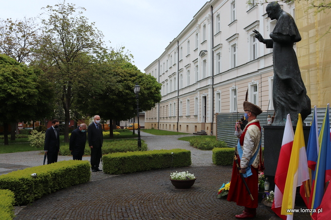 Wicemarszałek Województwa Podlaskiego Marek Olbryś w towarzystwie senatora RP Marka Komorowskiego oraz radnego sejmiku Piotra Modzelewskiego