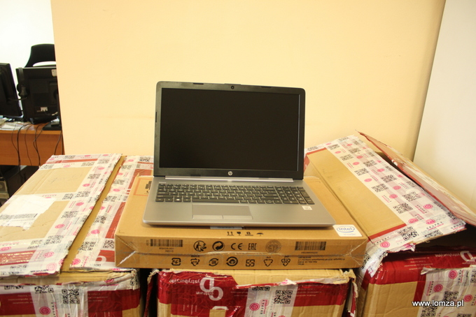 Do łomżyńskich szkół trafiło 61 laptopów