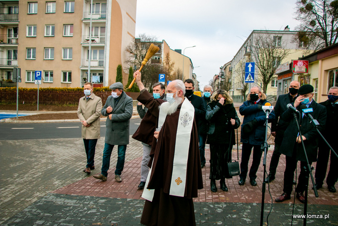 ulice i parking poświęcił o. Jan Bońkowski