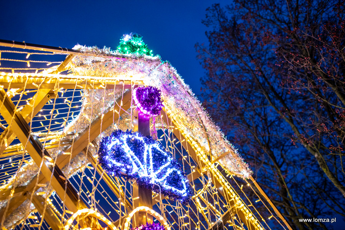 iluminacje świąteczne w Parku Jana Pawła II - Papieża Pielgrzyma w Łomży