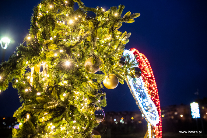 iluminacje świąteczne w Parku Jana Pawła II - Papieża Pielgrzyma w Łomży