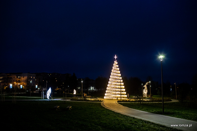 iluminacje świąteczne w Parku Jana Pawła II - Papieża Pielgrzyma w Łomży