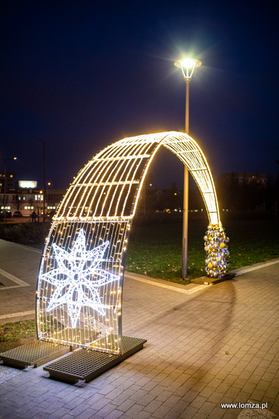 iluminacje świąteczne w Parku Jana Pawła II - Papieża Pielgrzyma w Łomży