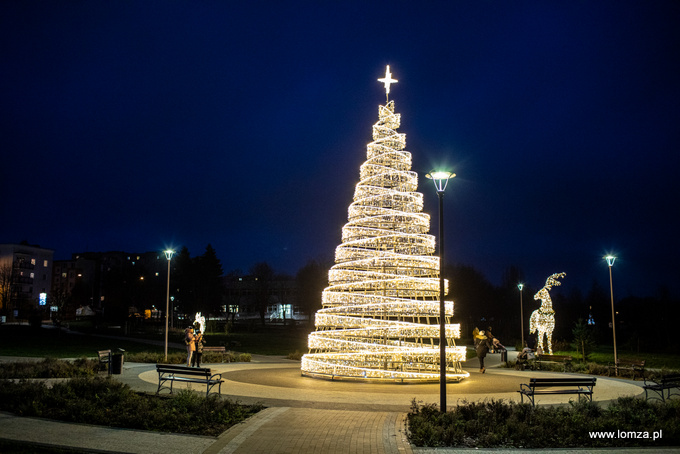 iluminacje świąteczne w Parku Jana Pawła II - Papieża Pielgrzyma w Łomży