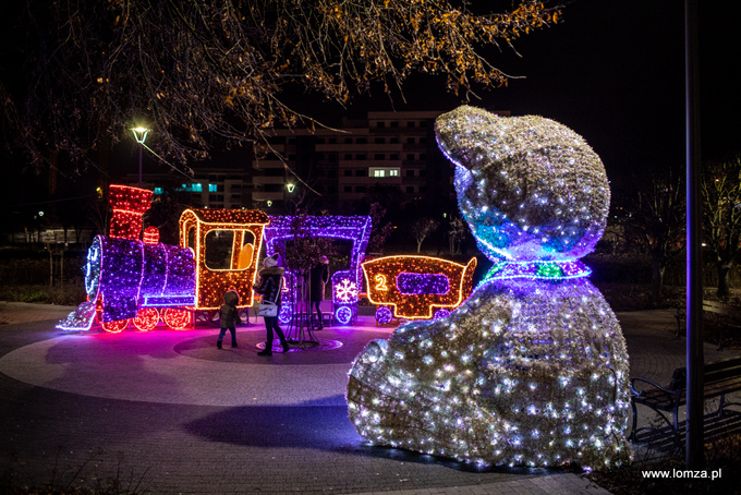 iluminacje świąteczne w Parku Jana Pawła II - Papieża Pielgrzyma w Łomży