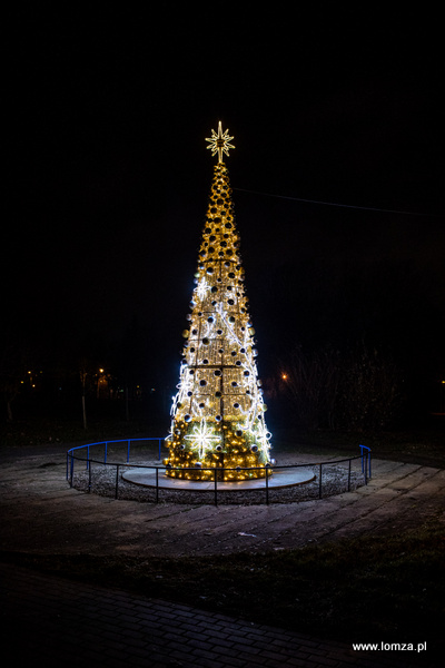 iluminacje świąteczne w Parku Jana Pawła II - Papieża Pielgrzyma w Łomży