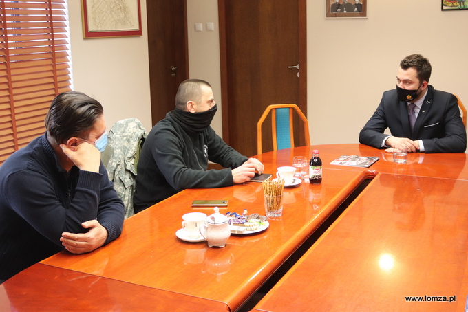 przedstawiciele Stowarzyszenia "Grupa Wschód" na spotkaniu z prezydentem Mariuszem Chrzanowskim