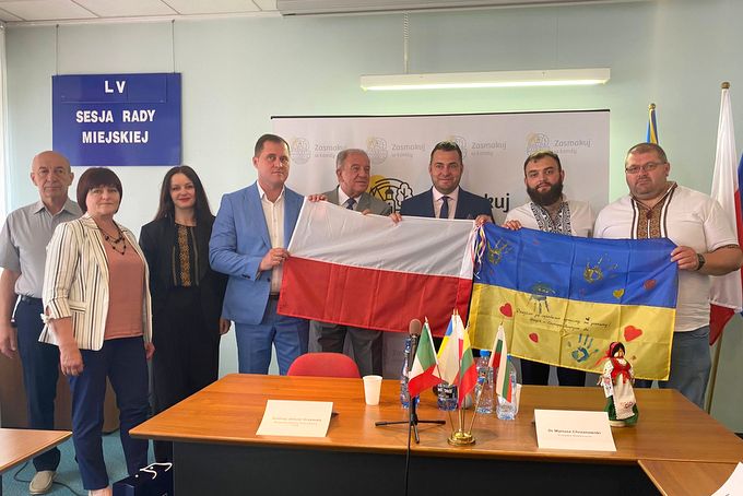 Delegacja z Borysławia przywiozła specjalną flagę polsko-ukraińską