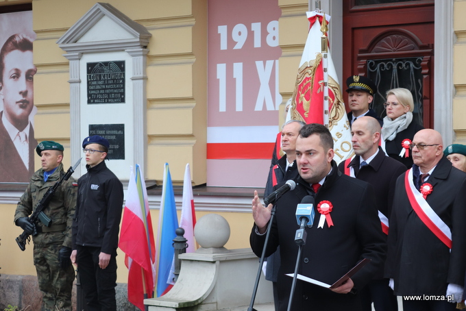 w imieniu organizatorów uroczystości okolicznościowe przemówienie wygłosił prezydent Mariusz Chrzanowski