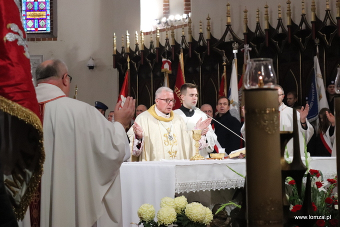 Mszę świętą w intencji Ojczyzny odprawił biskup łomżyński Janusz Stepnowski