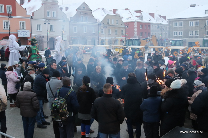 przekazanie Betlejemskiego Światła Pokoju przez harcerzy