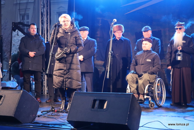 życzenia składa wicewojewoda Bogusława Szczerbińska