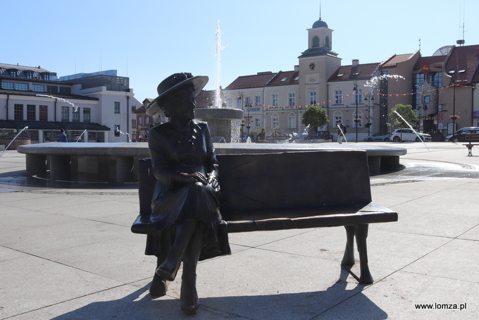 ławeczka Hanki Bielickiej na Starym Rynku