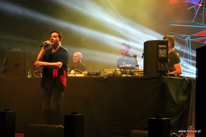 Komodo & Tomas Sykes
