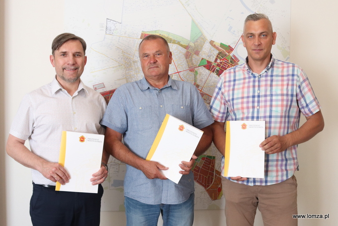z-ca prezydenta Andrzej Garlicki, prezes ŁPRI Sławomir Lipiński, naczelnik Wydziału Inwestycji, Rozwoju i Funduszy Zewnętrznych Urzędu Miejskiego Lech Dobrowolski
