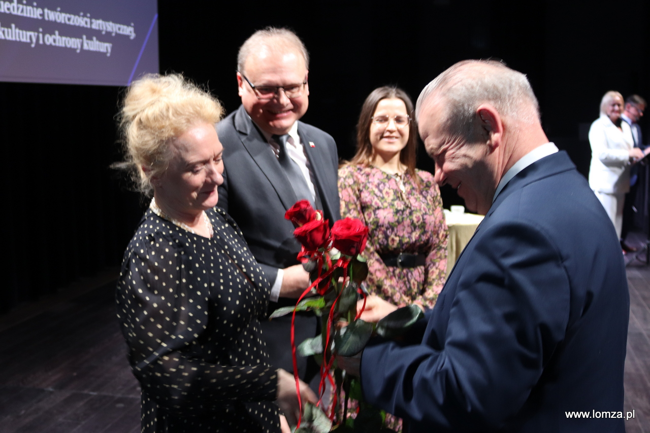 Łomżyńskie Towarzystwo Naukowe im. Wagów z nagrodą honorową