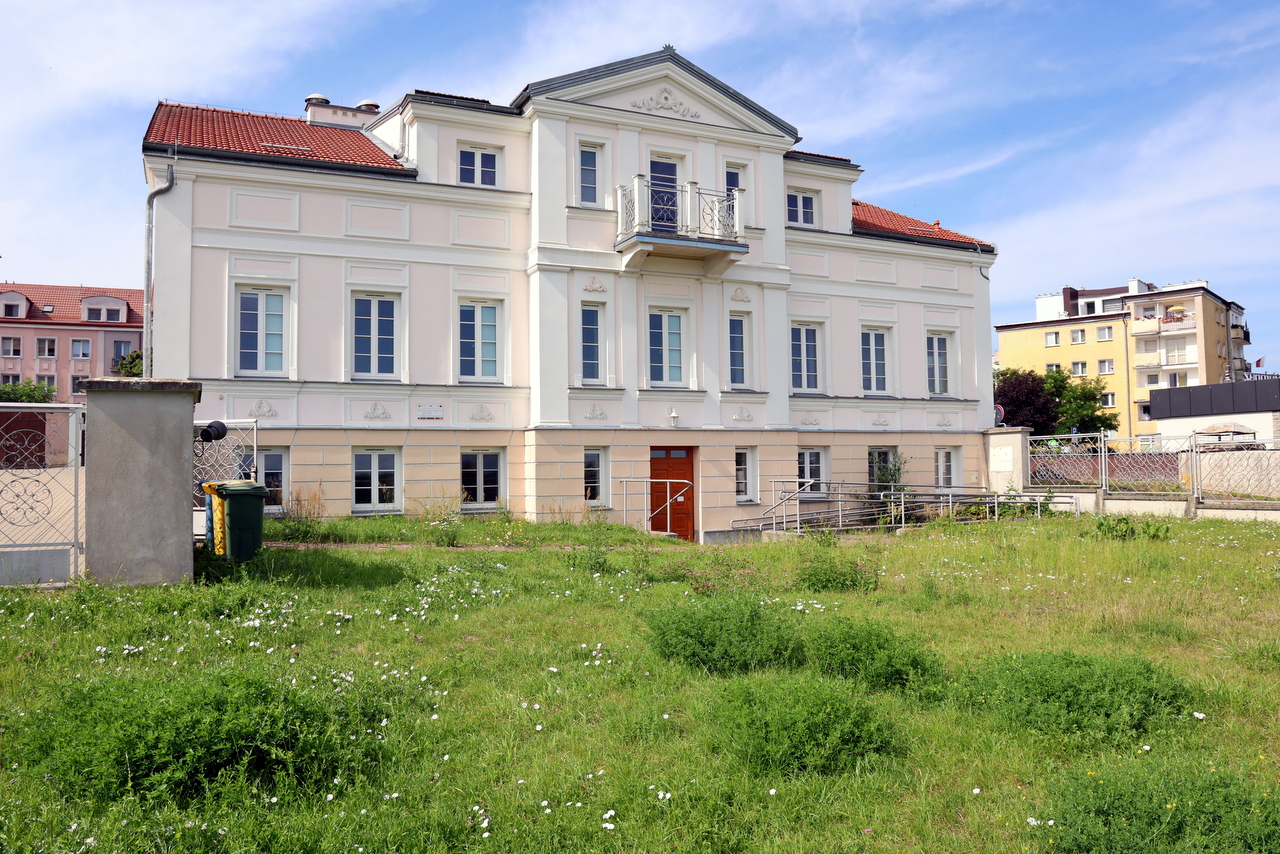 Domek Pastora od strony ogrodu