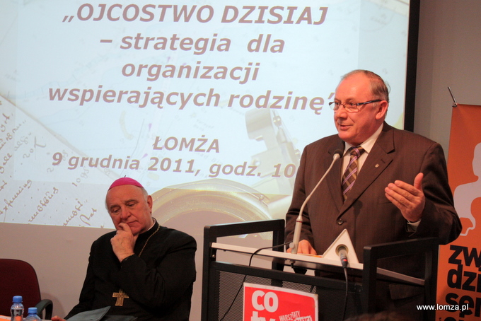Ojcostwo dzisiaj - konferencja w łomżyńskim Ratuszu