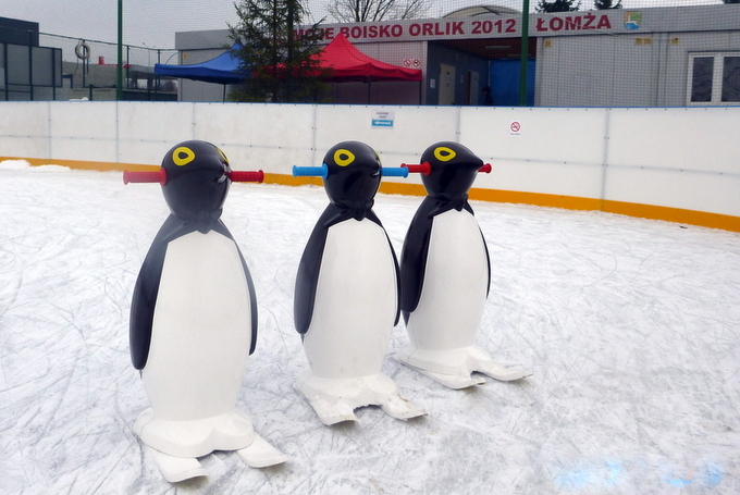 Pingwinki na lodowisku i już ponad 3,5 tys. łyżwiarzy