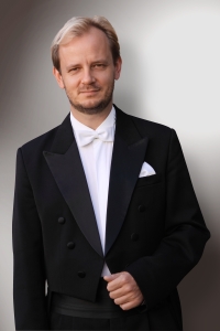Podwójne życie dyrygenta w Łomżyńskiej Filharmonii