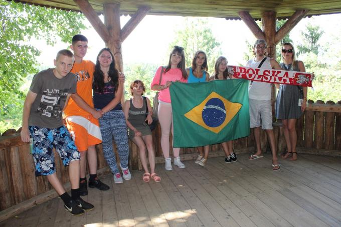 Młodzież z placówki opiekuńczo - wychowawczej gościła studenta z Brazylii