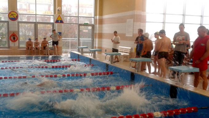 W Łomży rozegrano mistrzostwa szkół w pływaniu