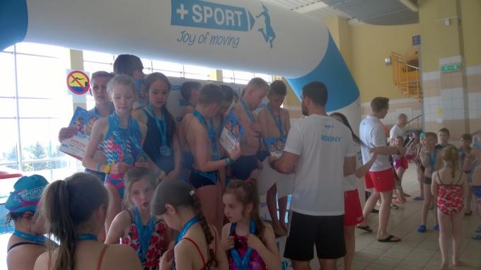 229 pływackich medali rozdano w Łomży