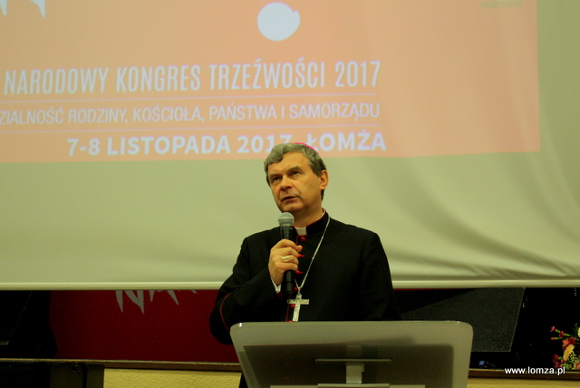 Rodzina chroni trzeźwość miłością, a samorząd stanowieniem i egzekwowaniem prawa