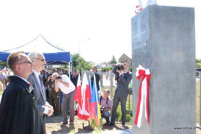 W Łomży odsłonięto pomnik Rotmistrza Pileckiego