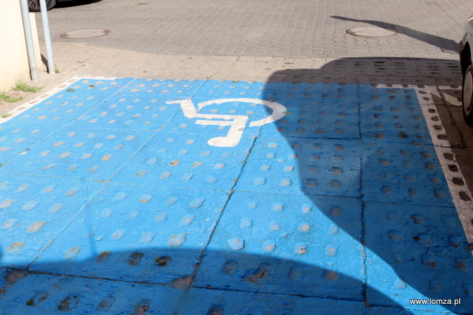 Niebieskie koperty ułatwieniem dla osób niepełnosprawnych