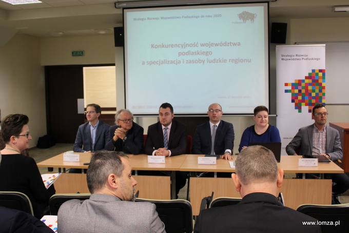W Łomży debatowali nad strategią rozwoju województwa