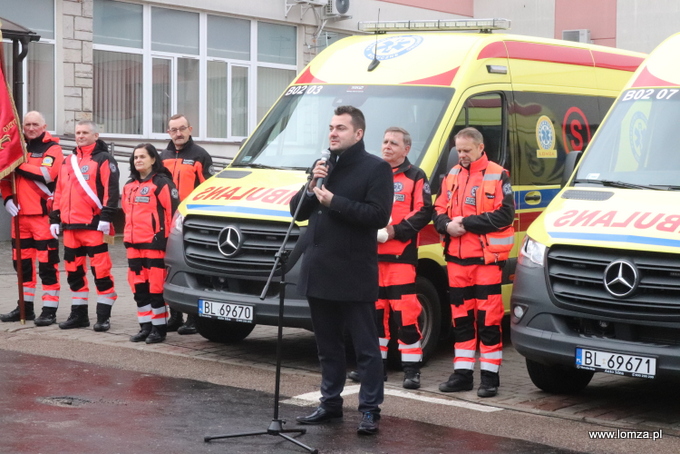 Przekazanie ambulansów dla Wojewódzkiej Stacji Pogotowia Ratunkowego w Łomży