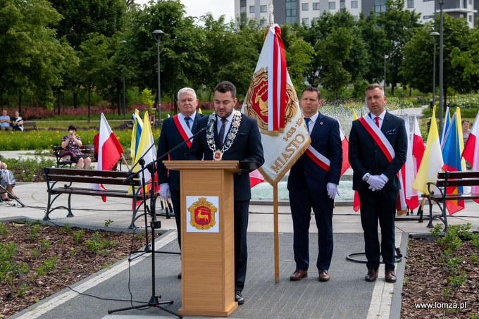 Plenerowa sesja Rady Miejskiej z myślami Jana Pawła II w ramach obchodów Dni Łomży