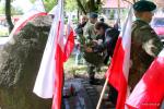 w imieniu władz Łomży kwiaty złożył zastępca Prezydenta Beniamin Dobosz