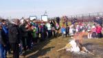Idzie wiosna! Uczniowie łomżyńskich szkół dokonują symbolicznego palenia marzann