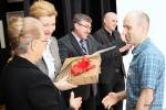 nagrodę za zwycięzcę Konrada Jana Paluszka odebrał jego nauczyciel Wojciech Martys 